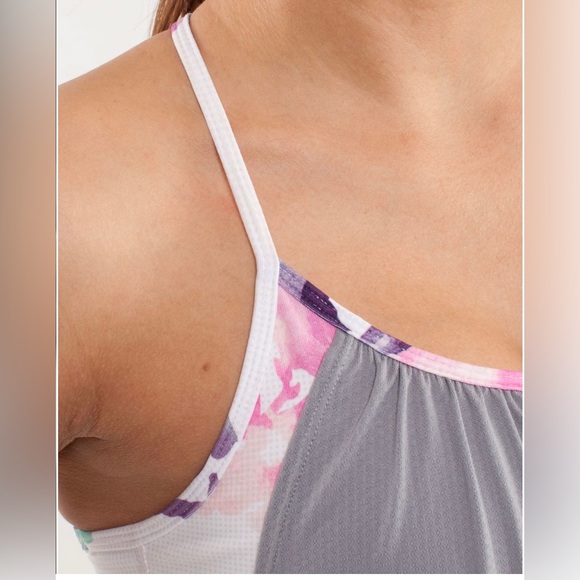 🍋Like New Lululemon No Limits Tank Fossil/Blurred Blossom Multi Colour - Picture 11 of 11